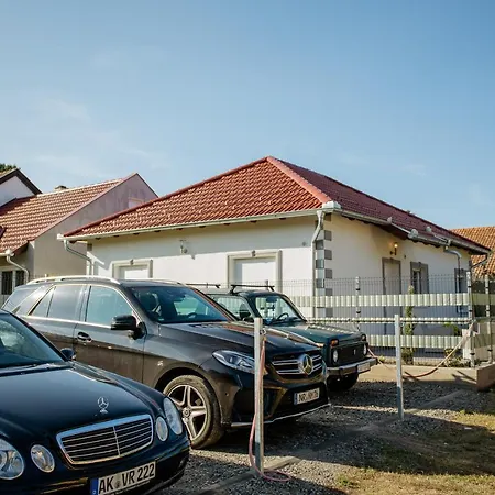 Mikic Apartament *
