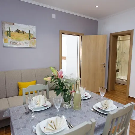 Mikic Apartment *